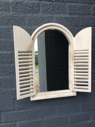 Mirror with wooden frame and doors - Indian style